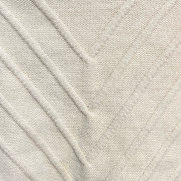 Fun Cream Scoop Neck Sweater Women Medium - Picture 3 of 3